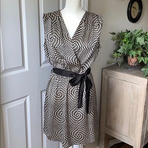 Famosa Geometric Black & Off White Tie Waist Dress